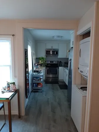 $3,300 | 22 Dearborn Street, Unit 1, Newport, RI 02840