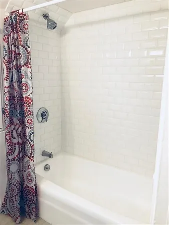 $3,300 | 22 Dearborn Street, Unit 1, Newport, RI 02840
