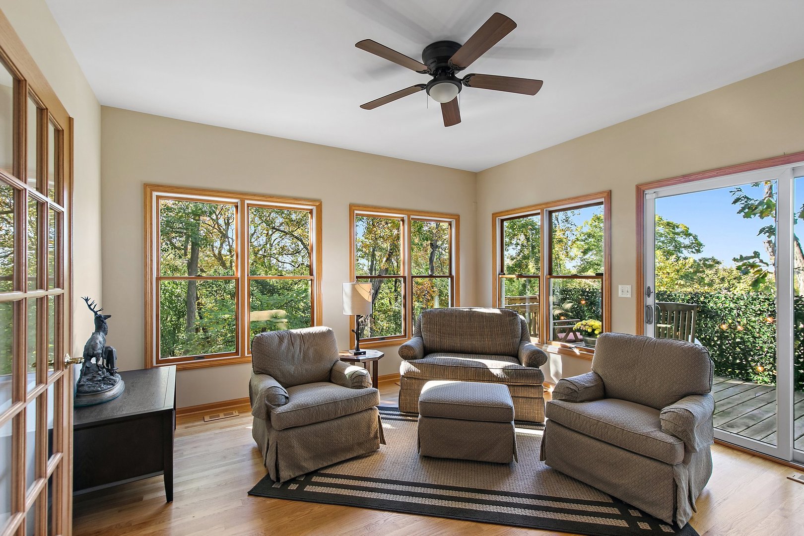 415 Roslyn Road East Dundee, IL 60118 - Photo 16 of 48 Gallery Image 16