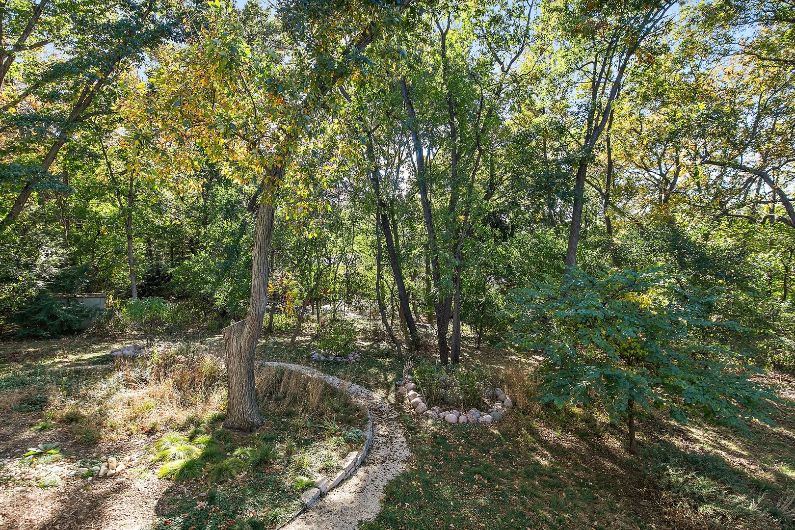 415 Roslyn Road East Dundee, IL 60118 - Photo 32 of 48 Gallery Image 32