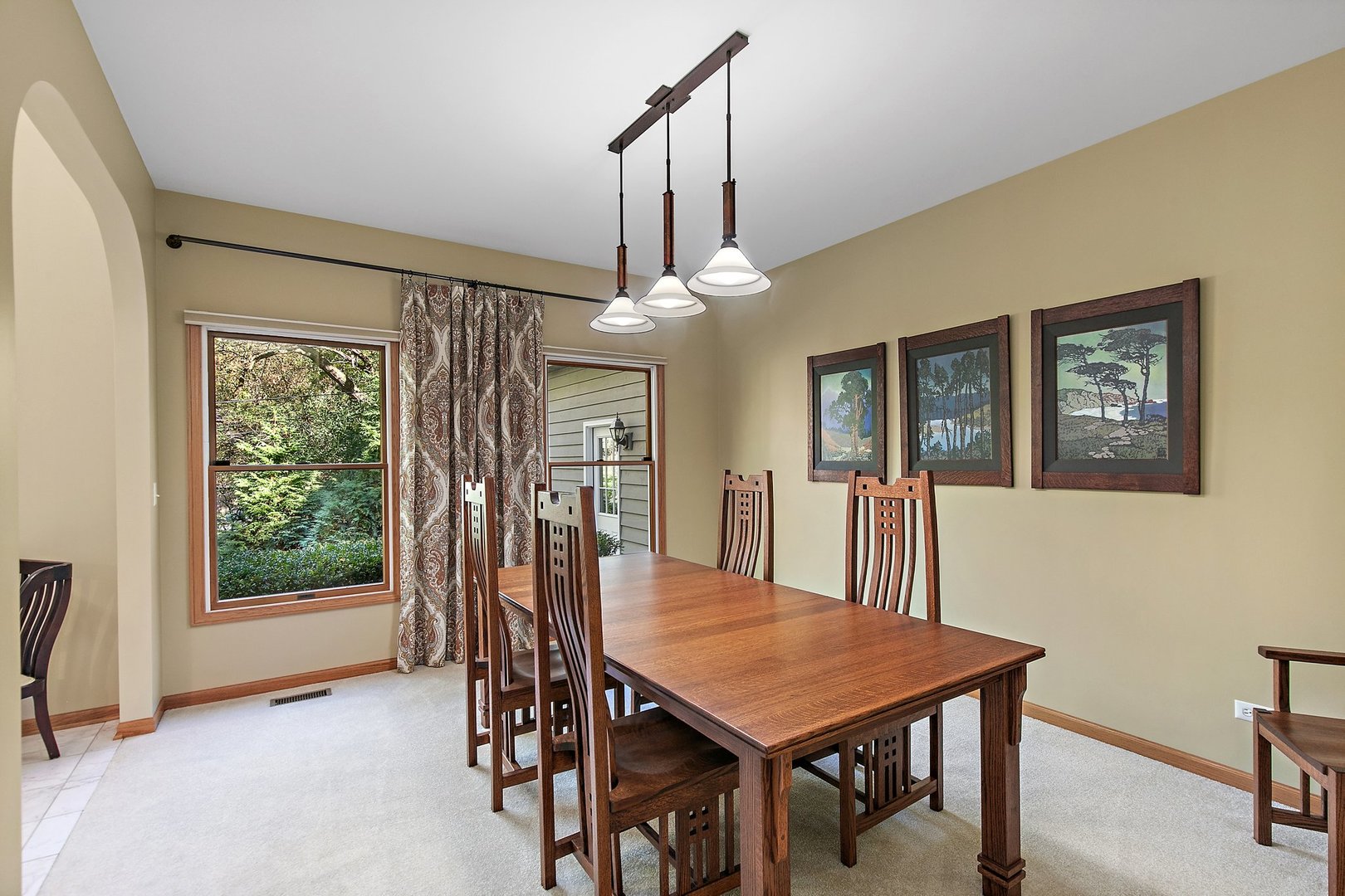 415 Roslyn Road East Dundee, IL 60118 - Photo 8 of 48 Gallery Image 8