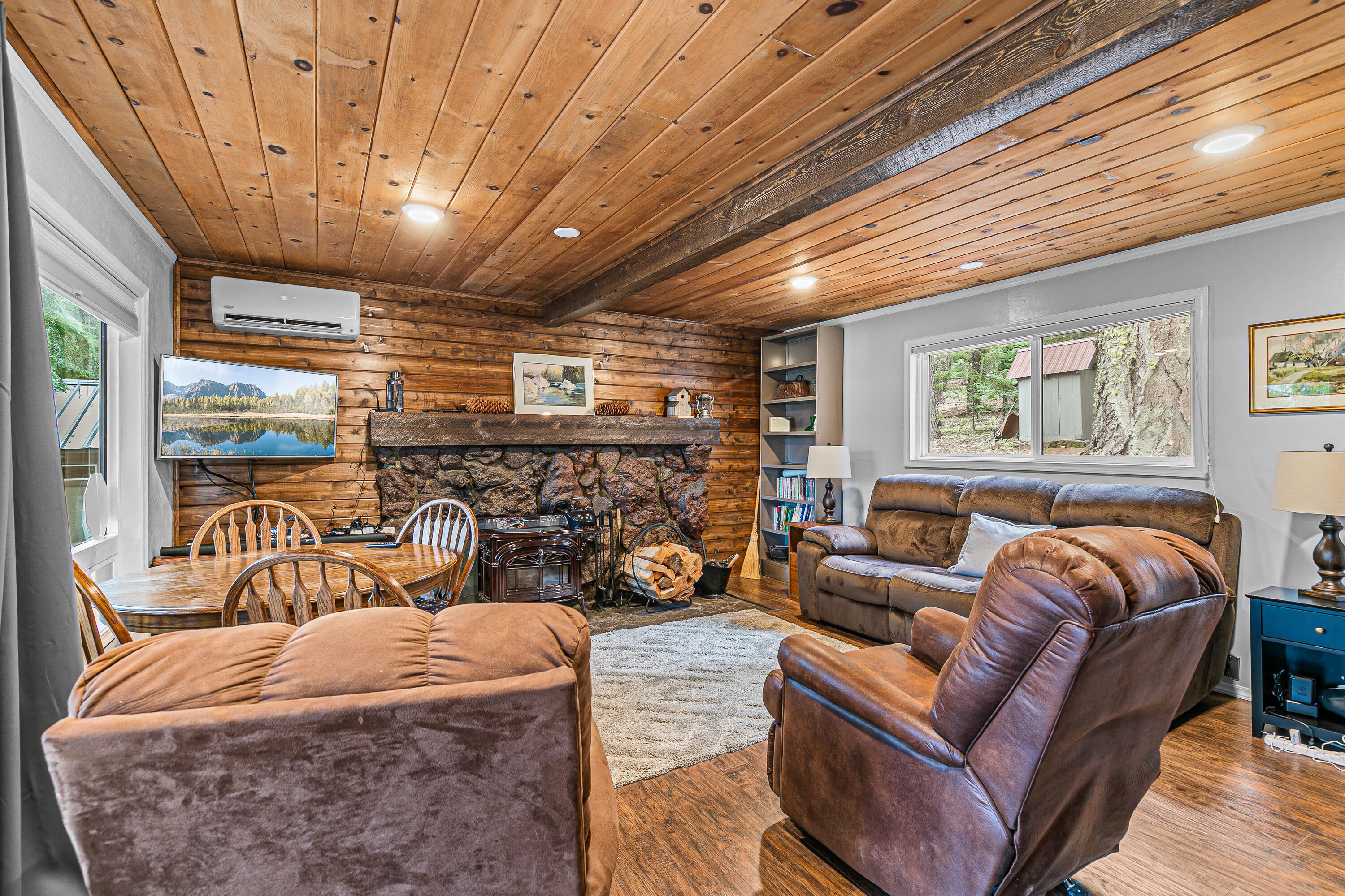 6000 East Hyatt Lake Road Ashland, OR 97520 - Photo 6 of 35 9R9A4951