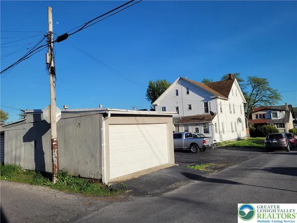 $328,000 | 1801 East Greenleaf Street, Allentown, PA 18109