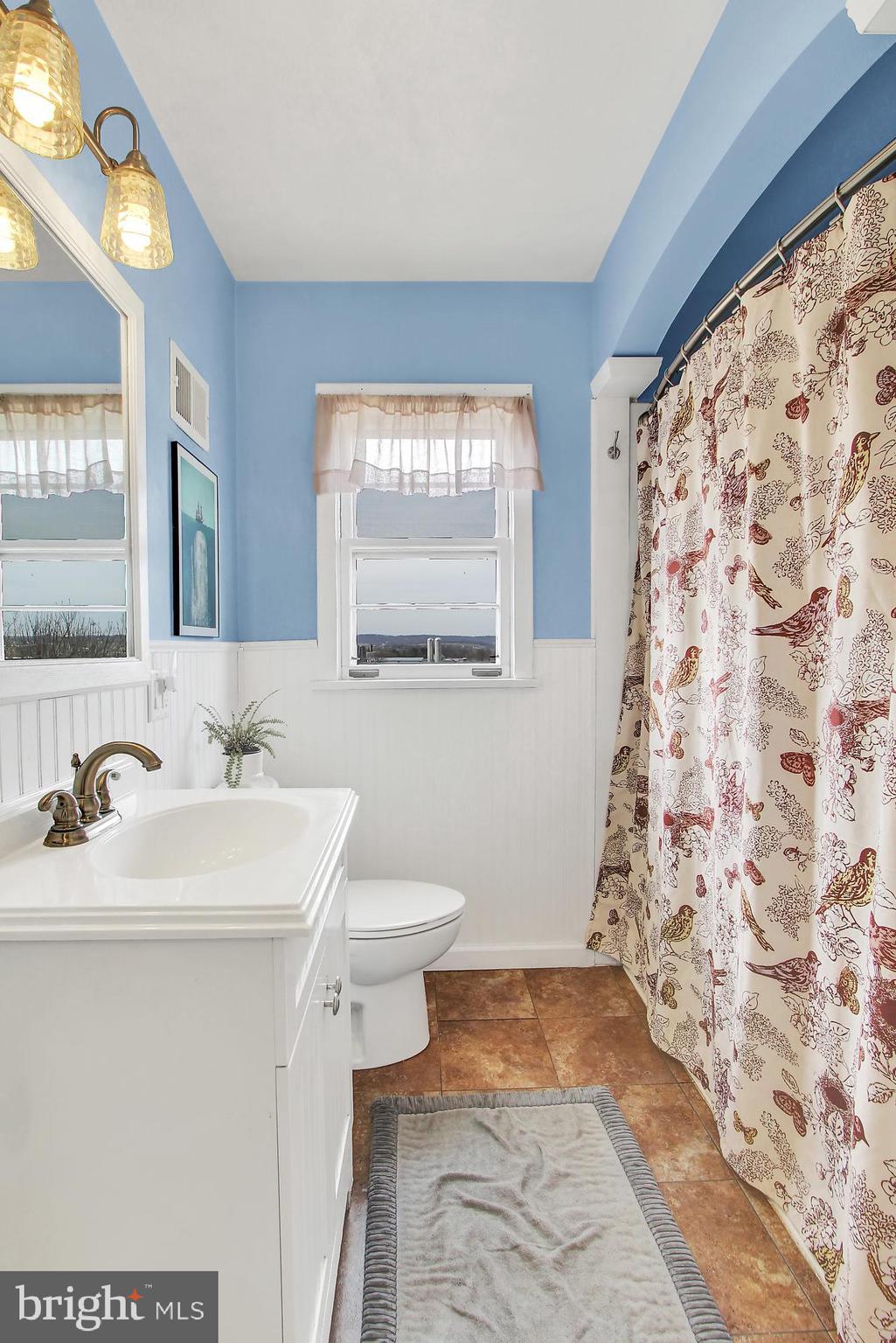 580 Stevens Road Ephrata, PA 17522 - Photo 14 of 28 Full Bathroom