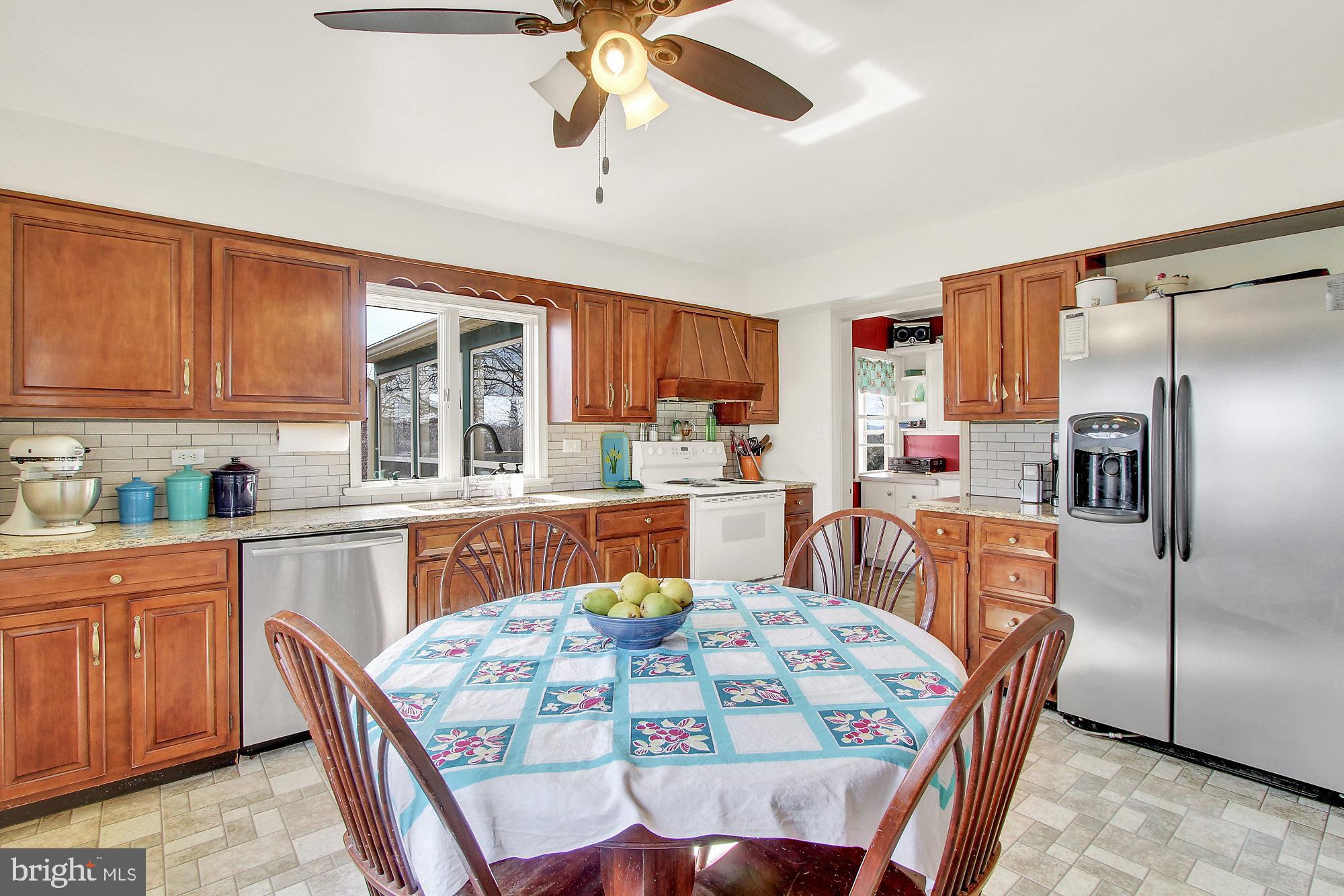 580 Stevens Road Ephrata, PA 17522 - Photo 5 of 28 Kitchen