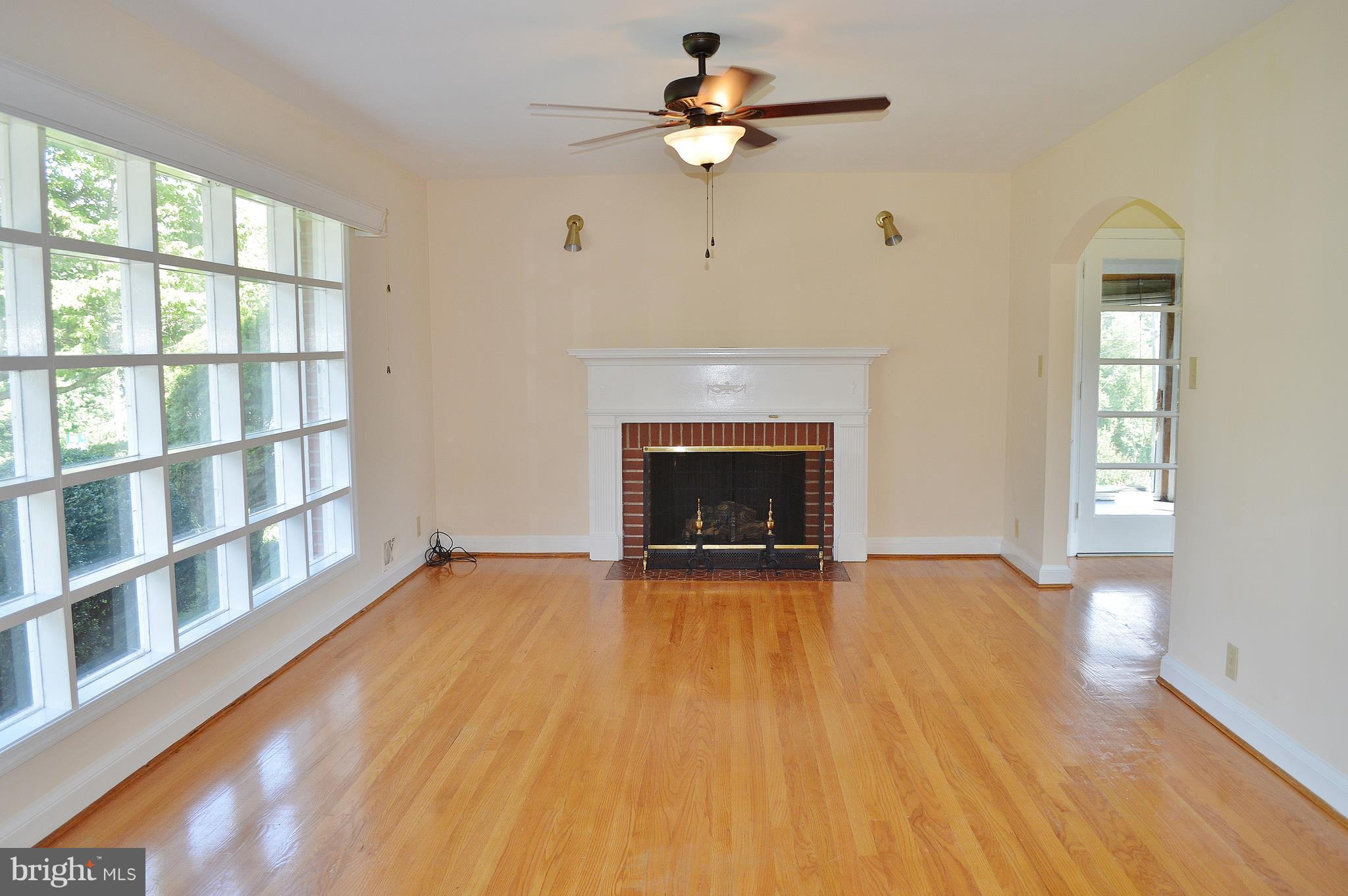 320 Fairview Road Culpeper, VA 22701 - Photo 25 of 30 Living Room