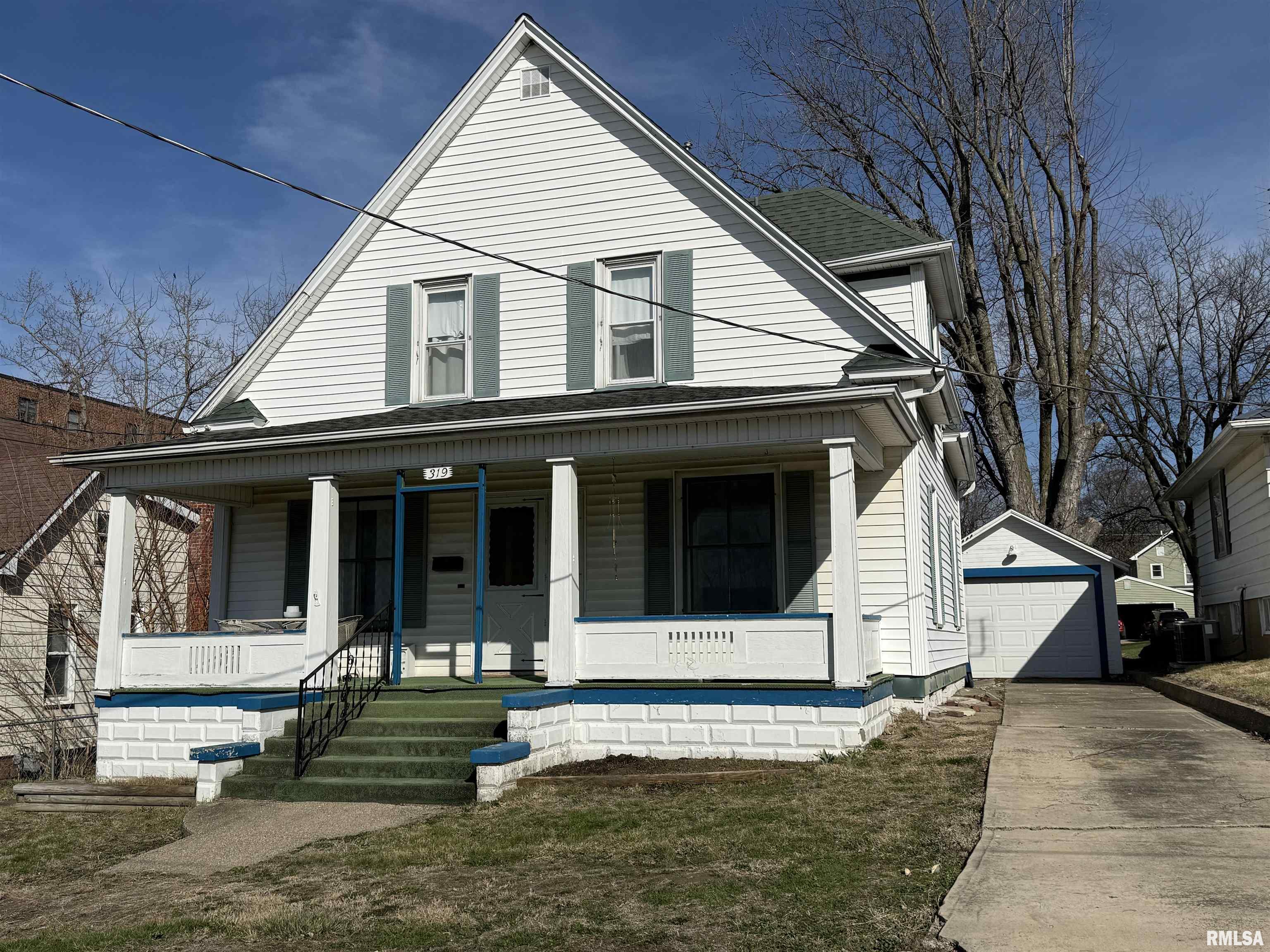 319 South Ave A Canton, IL 61520 - Photo 1 of 28