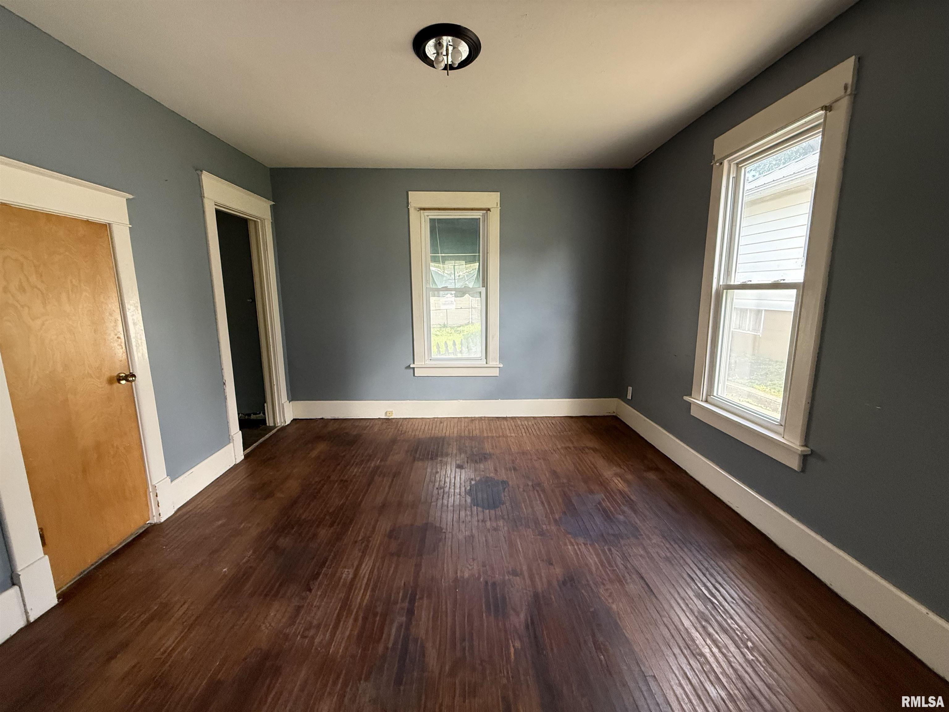 319 South Ave A Canton, IL 61520 - Photo 11 of 28