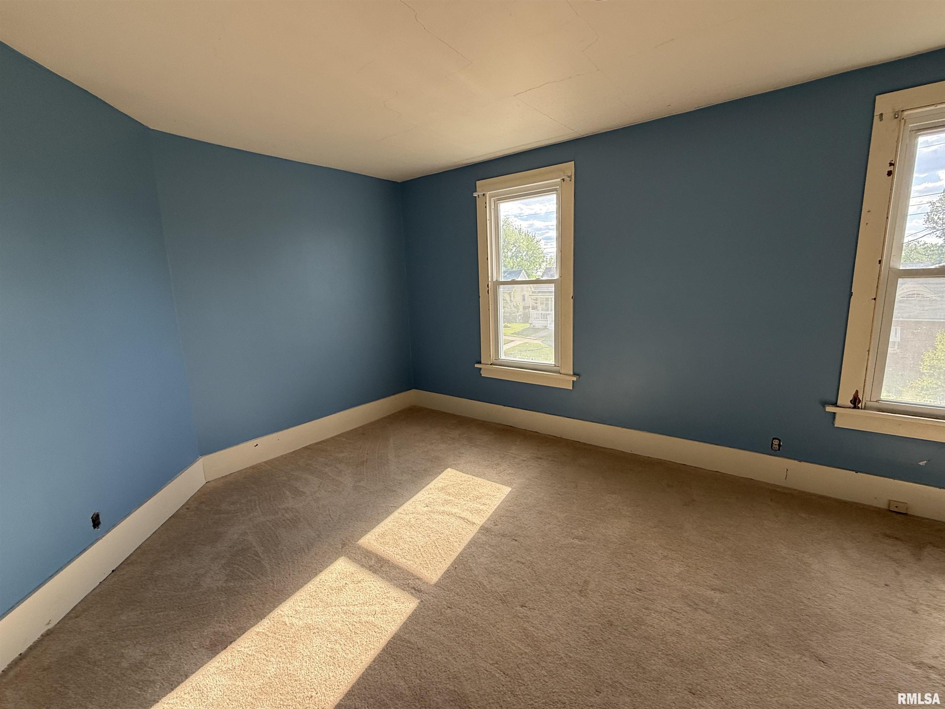 319 South Ave A Canton, IL 61520 - Photo 18 of 28