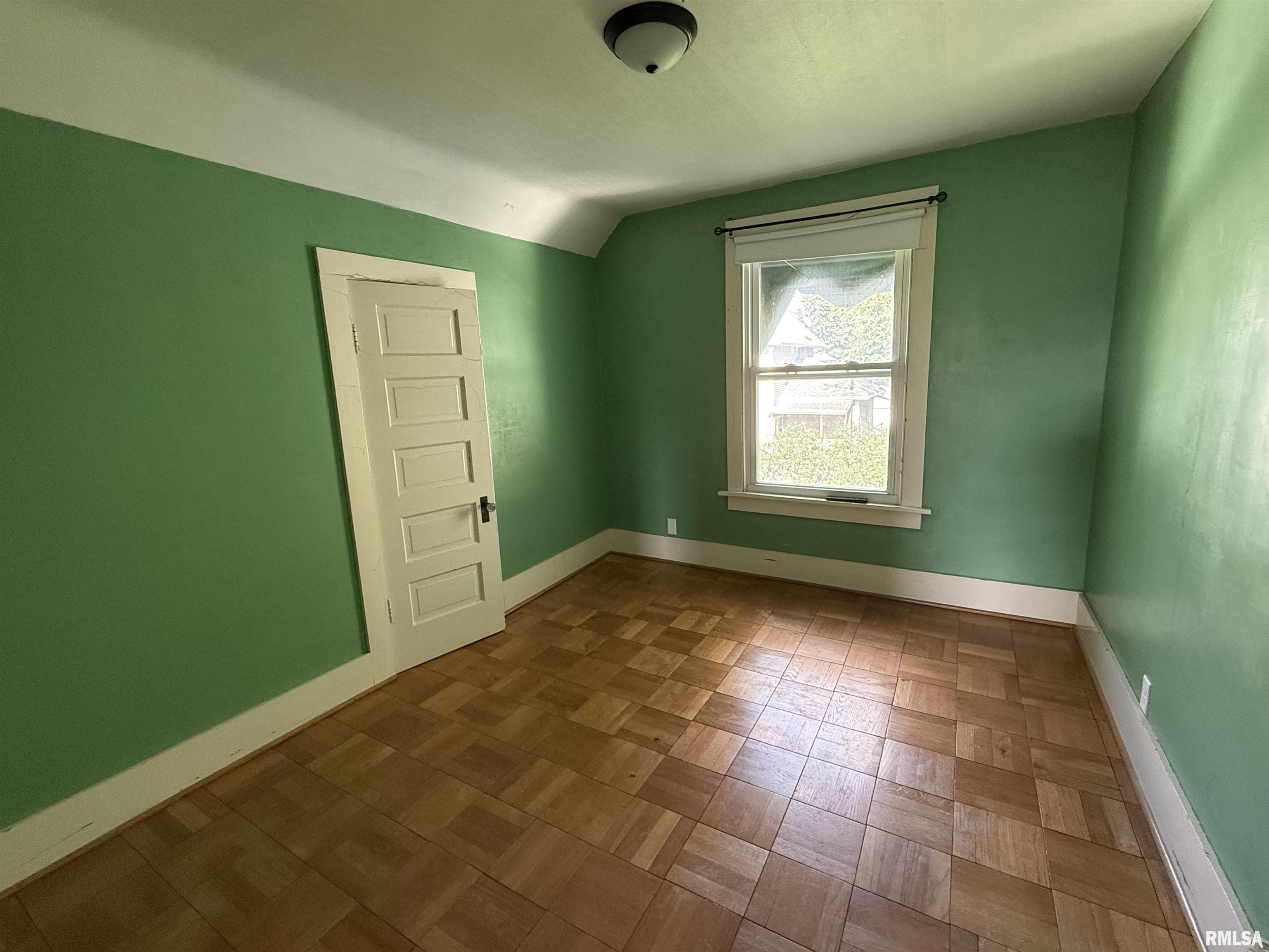 319 South Ave A Canton, IL 61520 - Photo 20 of 28