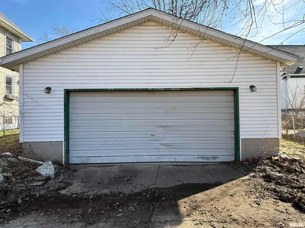 $99,000 | 319 South Ave A, Canton, IL 61520