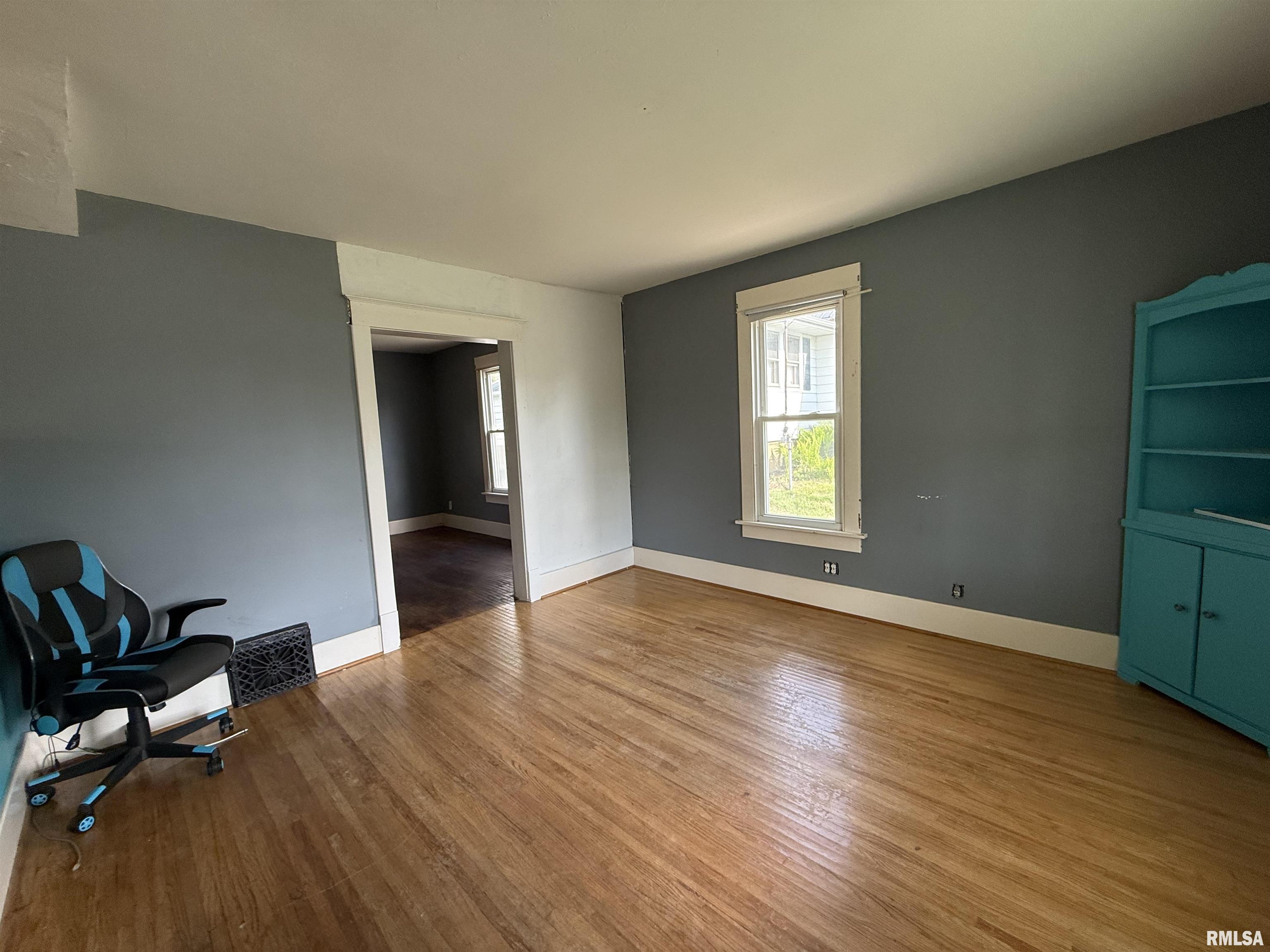 319 South Ave A Canton, IL 61520 - Photo 9 of 28