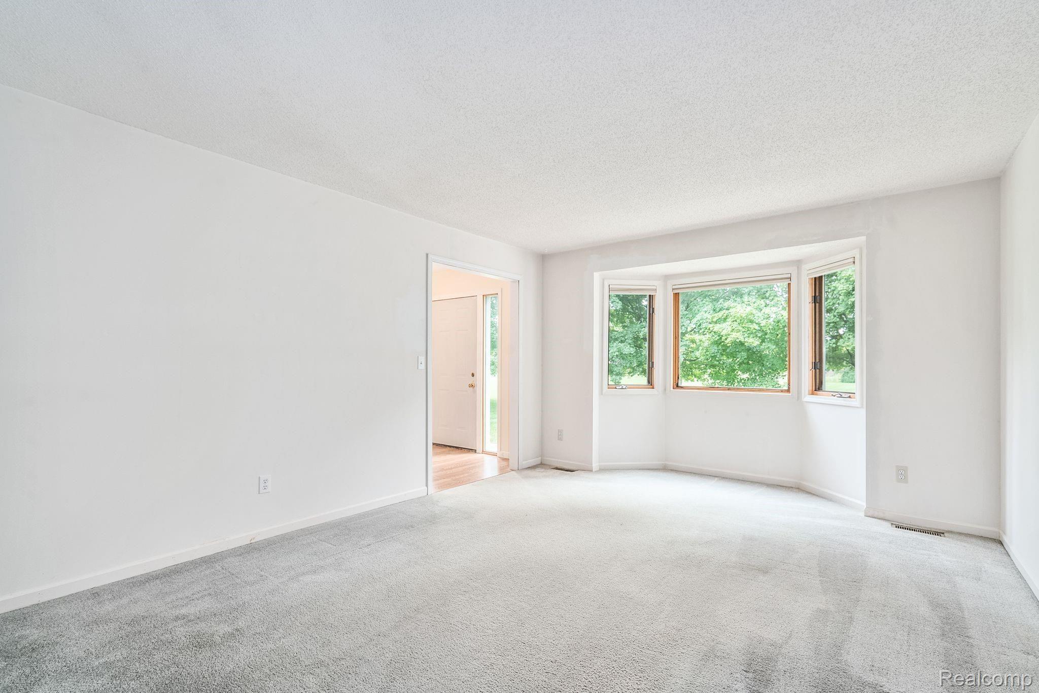 46376 Hull Road Belleville, MI 48111 - Photo 5 of 42 46376 Hull Rd-9492.jpg