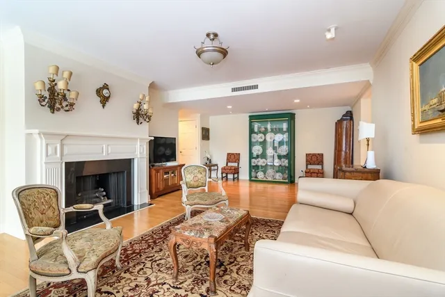 $1,350,000 | 85 Grove Street, Unit 306, Wellesley, MA 02482