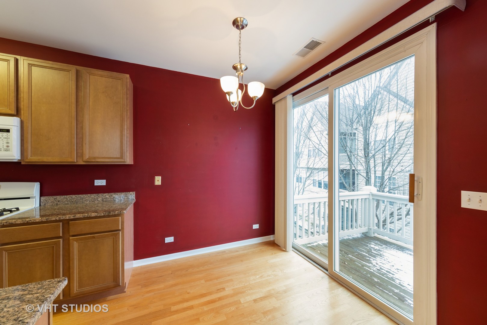 335 Promontory Lane, Unit B Wauconda, IL 60084 - Photo 6 of 17