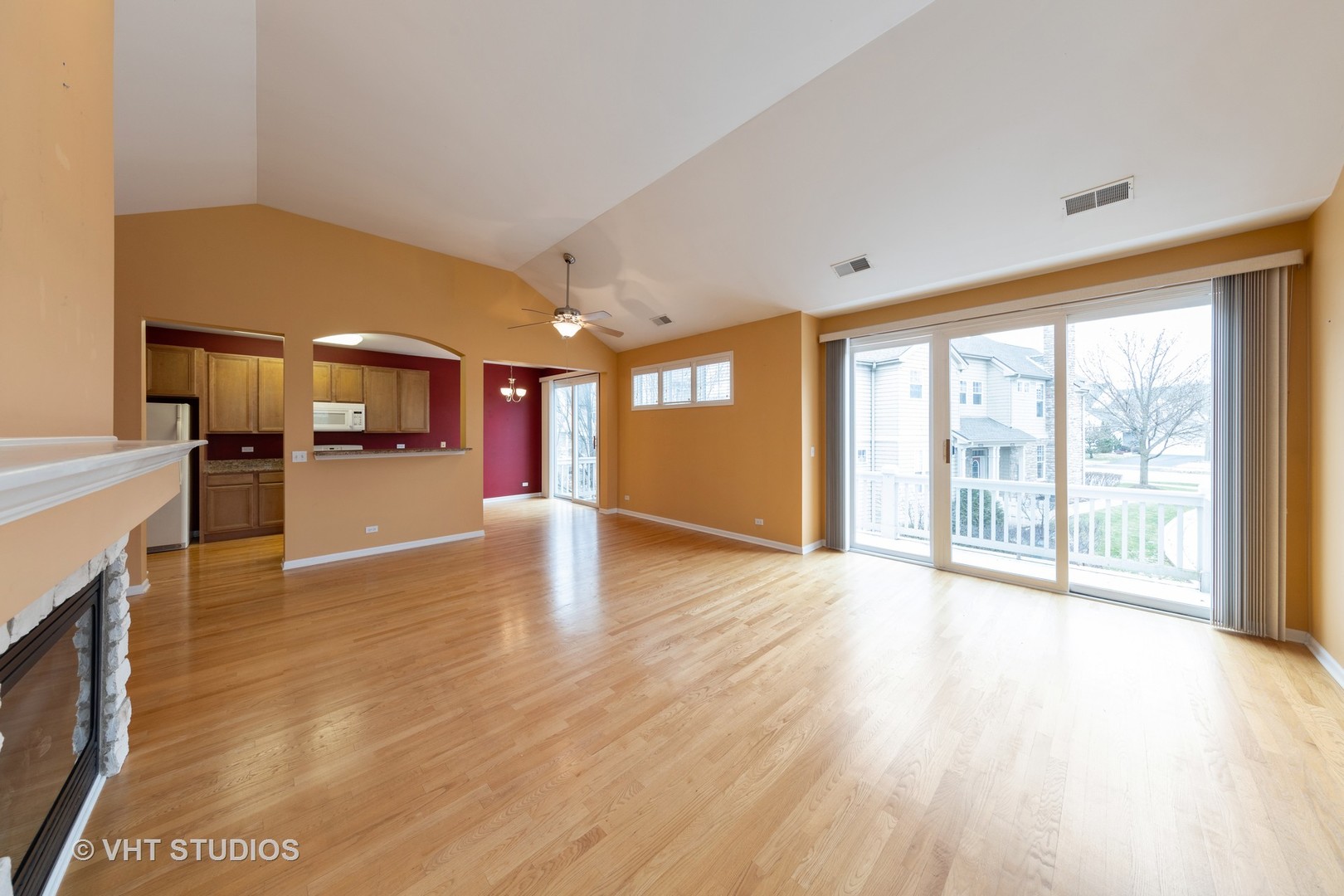 335 Promontory Lane, Unit B Wauconda, IL 60084 - Photo 7 of 17
