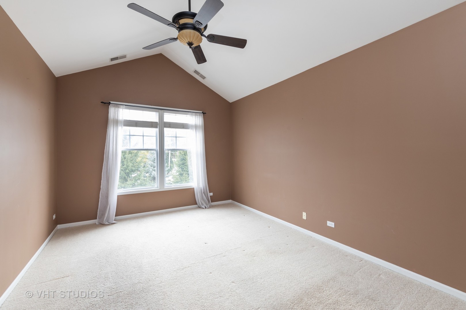 335 Promontory Lane, Unit B Wauconda, IL 60084 - Photo 8 of 17