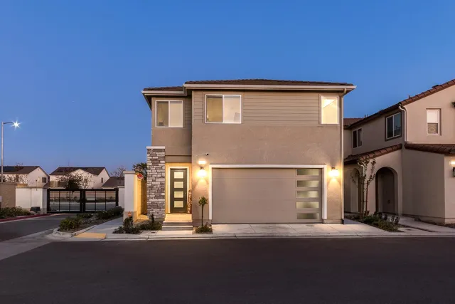 $470,000 | 2037 North Rogers Avenue, Clovis, CA 93619