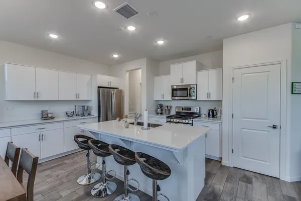 $430,000 | 2037 North Rogers Avenue, Clovis, CA 93619