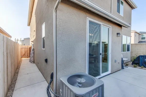 $430,000 | 2037 North Rogers Avenue, Clovis, CA 93619