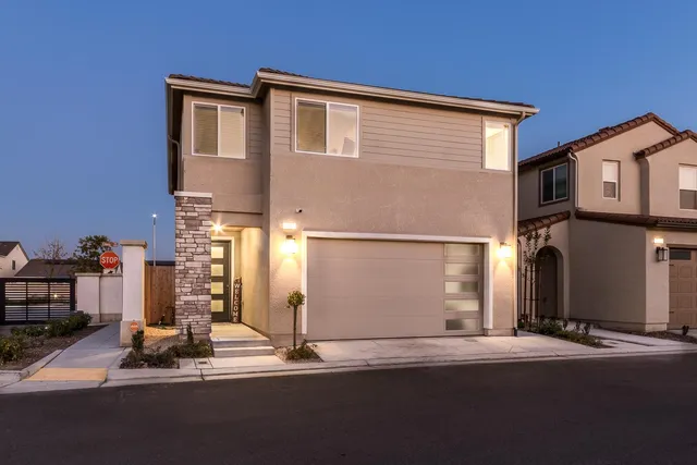 $470,000 | 2037 North Rogers Avenue, Clovis, CA 93619