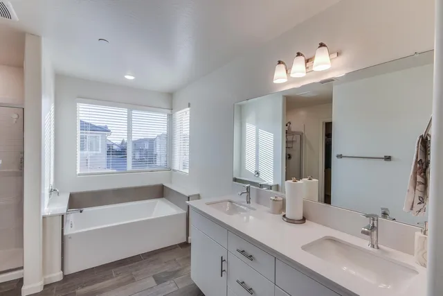 $470,000 | 2037 North Rogers Avenue, Clovis, CA 93619