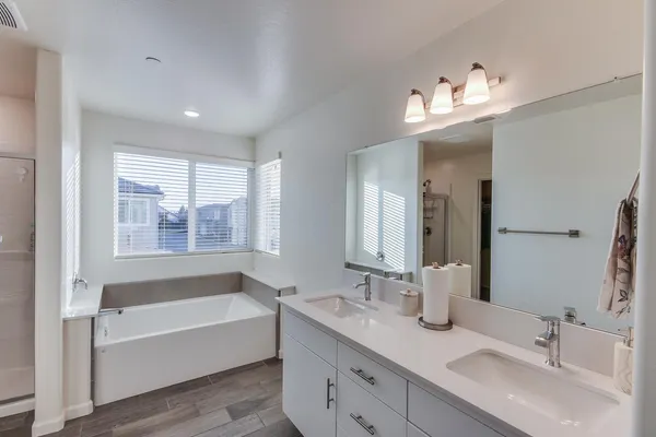 $430,000 | 2037 North Rogers Avenue, Clovis, CA 93619