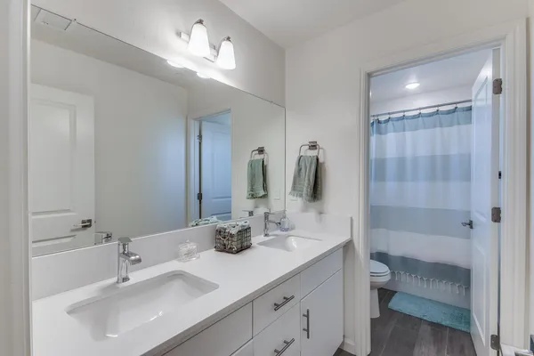 $430,000 | 2037 North Rogers Avenue, Clovis, CA 93619