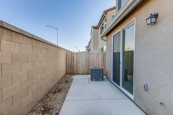 $430,000 | 2037 North Rogers Avenue, Clovis, CA 93619