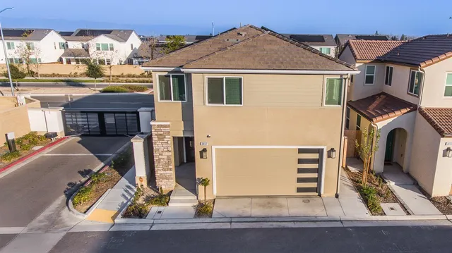 $470,000 | 2037 North Rogers Avenue, Clovis, CA 93619