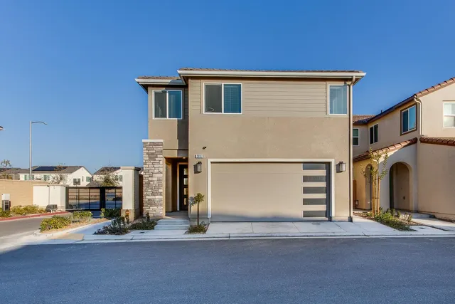 $470,000 | 2037 North Rogers Avenue, Clovis, CA 93619