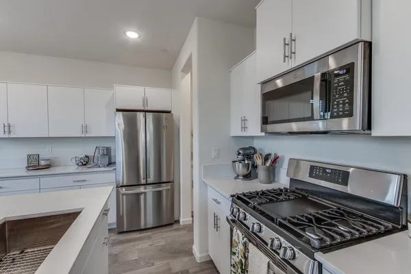 $430,000 | 2037 North Rogers Avenue, Clovis, CA 93619