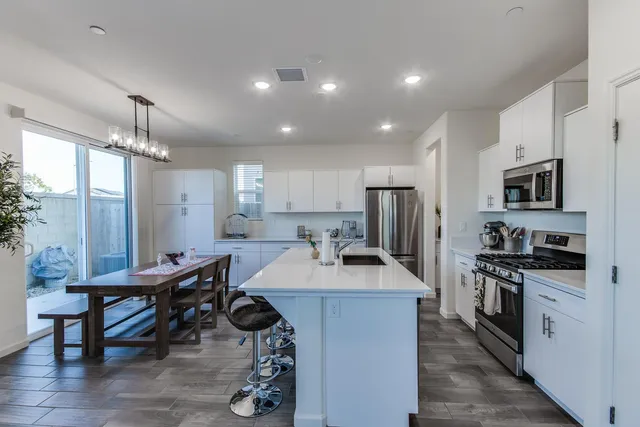 $470,000 | 2037 North Rogers Avenue, Clovis, CA 93619