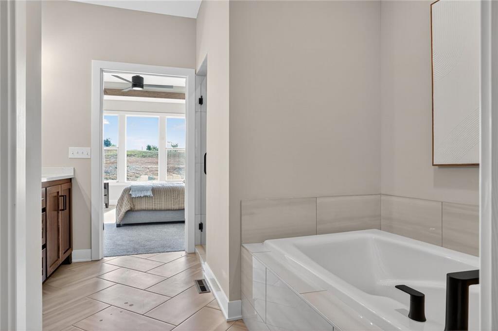 11562 South Olathe Vw Road Olathe, KS 66061 - Photo 17 of 32