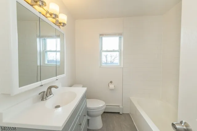 $2,400 | 2467 Highway 10, Unit 5A, Morris Plains, NJ 07950