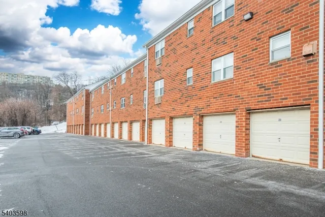 $2,400 | 2467 Highway 10, Unit 5A, Morris Plains, NJ 07950