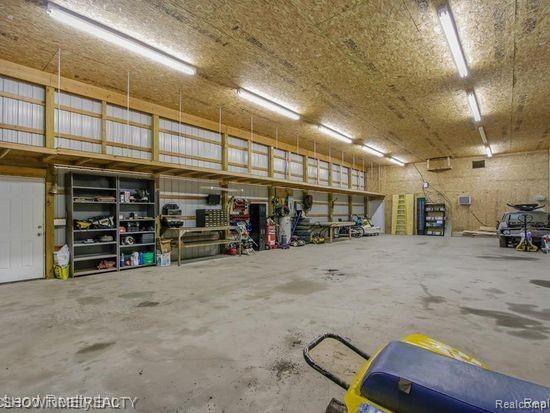 6208 Lake Road Millington, MI 48746 - Photo 7 of 10 EF70DA57-88E5-4AAA-A684-109D10E1BA05.jpeg