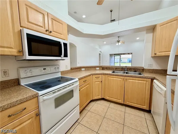 $1,500 | 527 Northeast 24th Place, Cape Coral, FL 33909