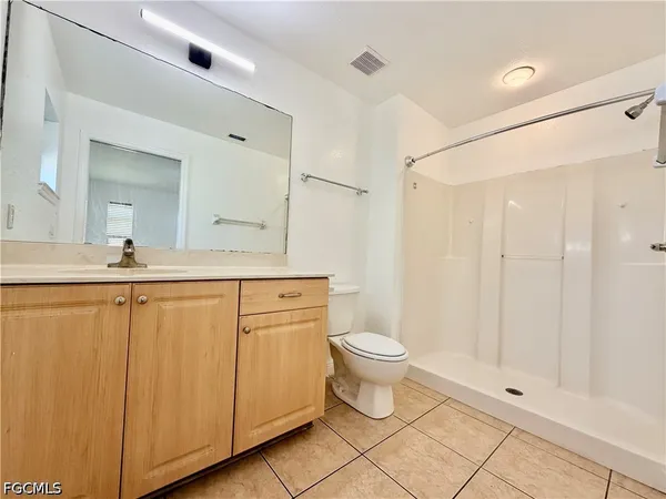 $1,500 | 527 Northeast 24th Place, Cape Coral, FL 33909
