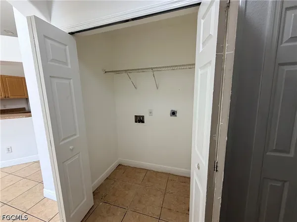 $1,500 | 527 Northeast 24th Place, Cape Coral, FL 33909