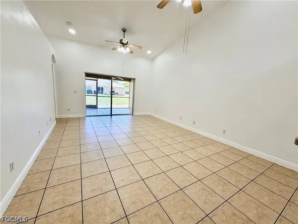 $1,500 | 527 Northeast 24th Place, Cape Coral, FL 33909