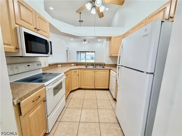 $1,500 | 527 Northeast 24th Place, Cape Coral, FL 33909