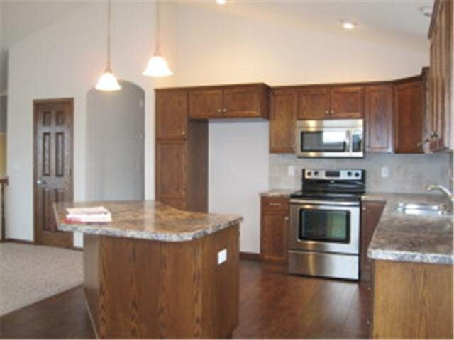 3801 46 Avenue Northwest Rochester, MN 55901 - Photo 13 of 22