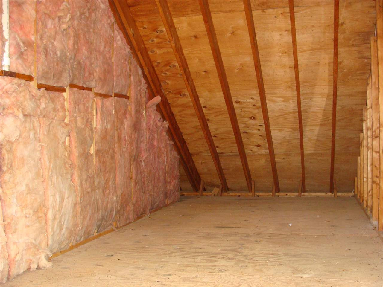 4136 Mardella Drive Raleigh, NC 27613 - Photo 24 of 30 2nd floor storage off bathroom