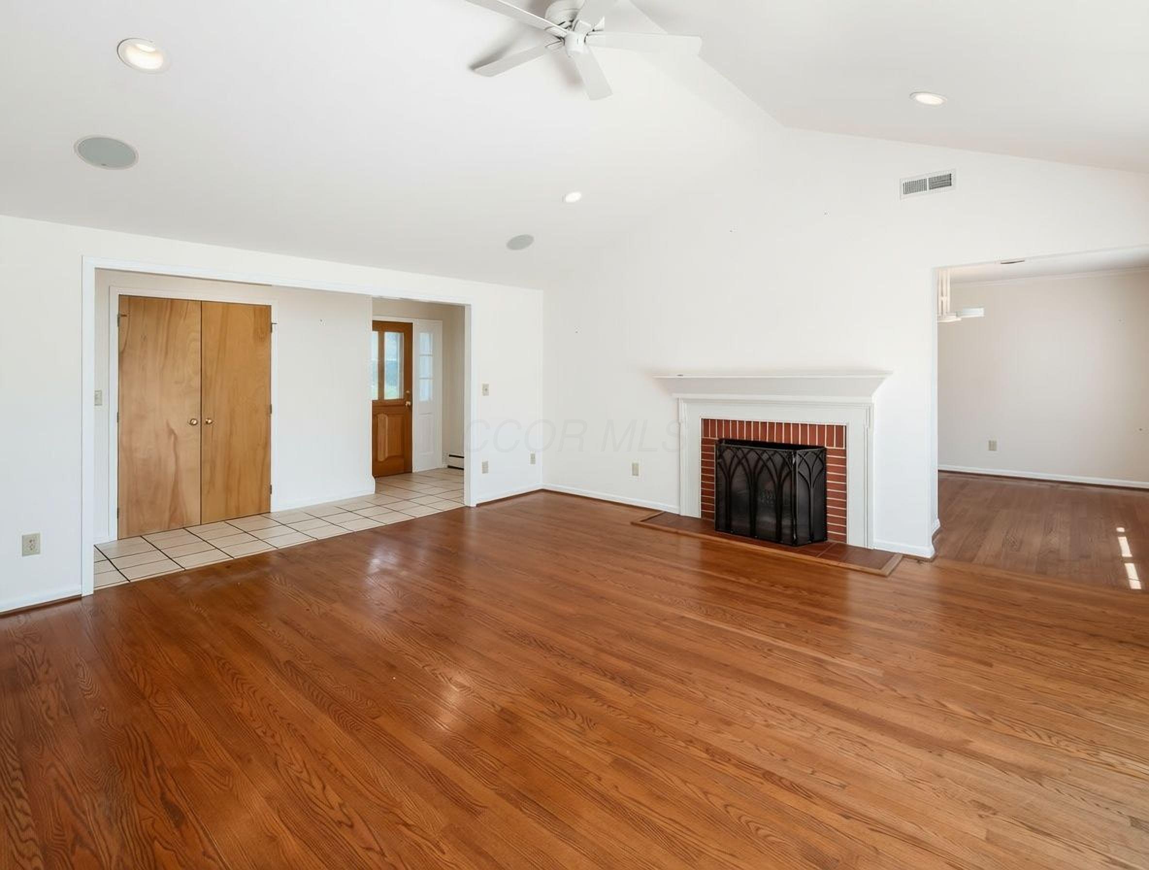 4393 Donington Road Columbus, OH 43220 - Photo 10 of 54 084_Donington Road16_21_30 88