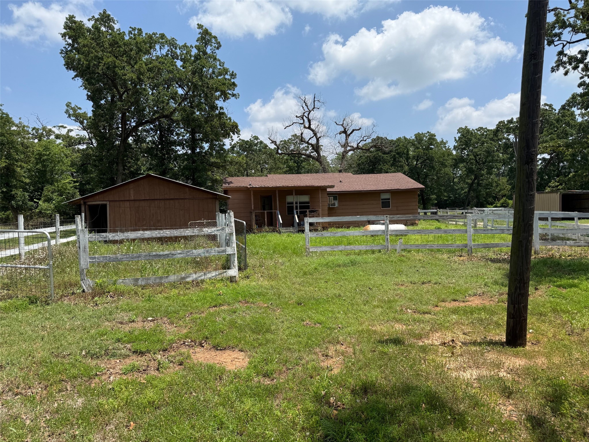 7719 County Road 233 Centerville, TX 75833 - Photo 28 of 29 Plenty of room for the animals!