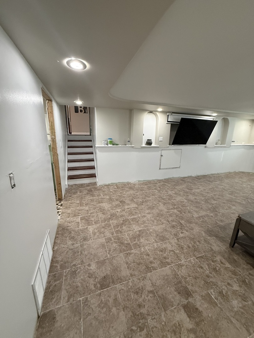 4326 151st Street Midlothian, IL 60445 - Photo 17 of 26 a view of entryway and hall