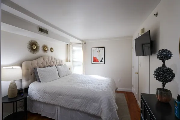 $5,000 | 23 C Jay Street, Unit FURNSIHED, Cambridge, MA 02139
