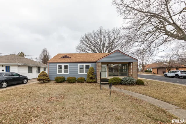 $175,000 | 901 West Forrest Hill Avenue, Peoria, IL 61604