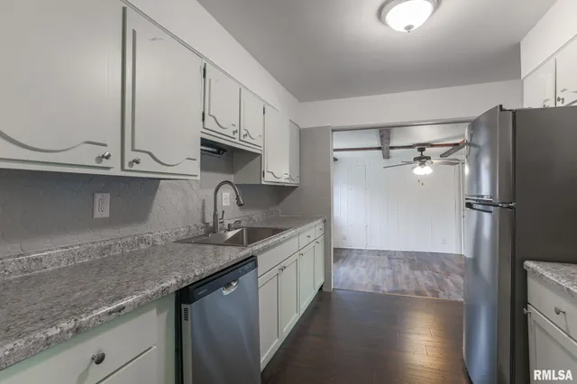 $175,000 | 901 West Forrest Hill Avenue, Peoria, IL 61604